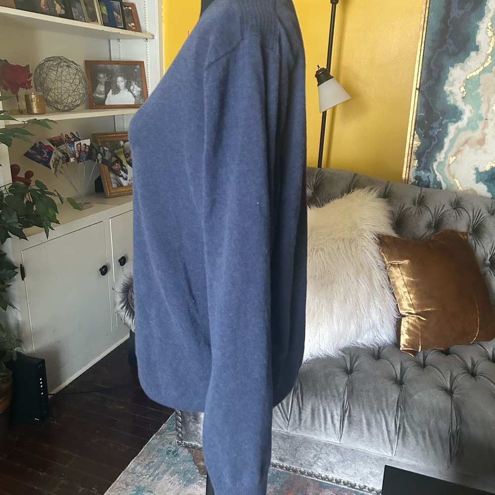 Banana Republic Men Blue V-Neck Sweater - Picture 5 of 9